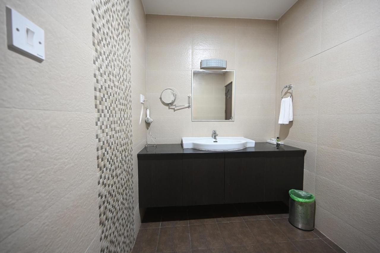 Hotel Bhagavath Gardens Chengannur Dış mekan fotoğraf